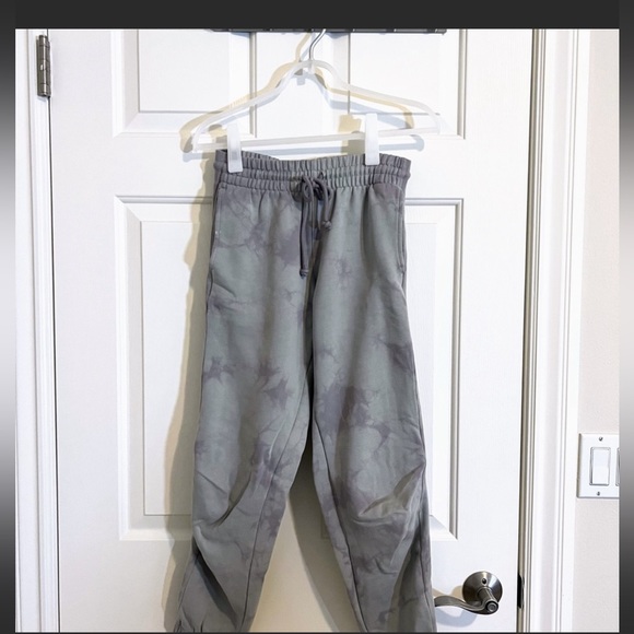 Aritzia TNA Cozy Fleece Boyfriend Sweatpant - Picture 2 of 2